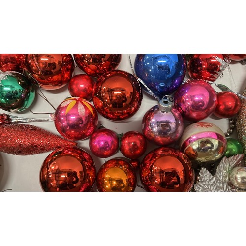 250 - CHRISTMAS BAUBLES