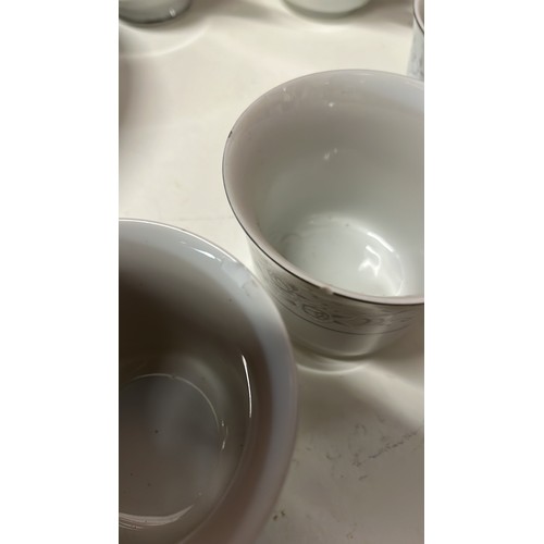 579 - CHINA TABLE WARE / PLATINUM ROSE