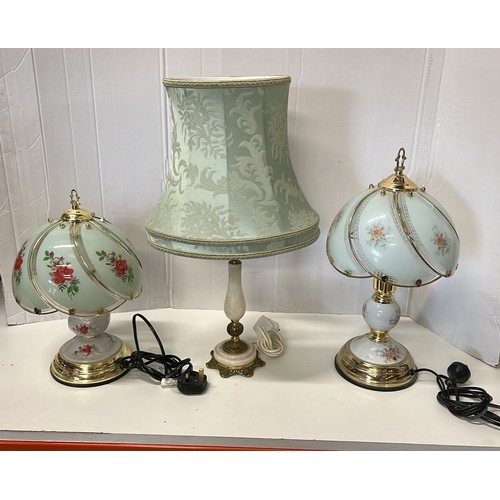 562 - SELECTION OF SIDE LAMPS