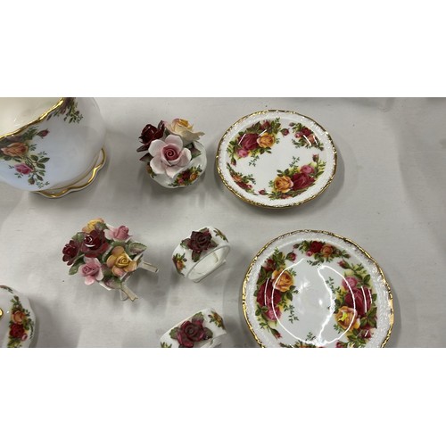 622 - ROYAL ALBERT OLD COUNTRY ROSE WARE / FLOWERS NEED REPAIR