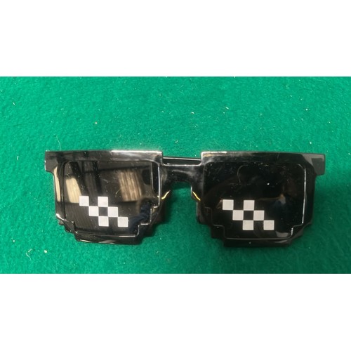 728 - 12 PAIRS OF FCUK SUN GLASSES