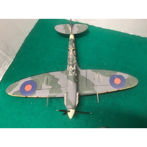 669 - LARGE PLASTIC KIT MADE SPITE FIRE AND LANCASTER