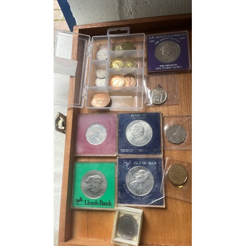 55 - COLLECTION OF COINAGE IN WOODEN BOX