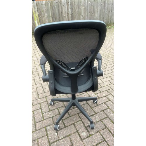 790 - BLACK OFFICE CHAIR