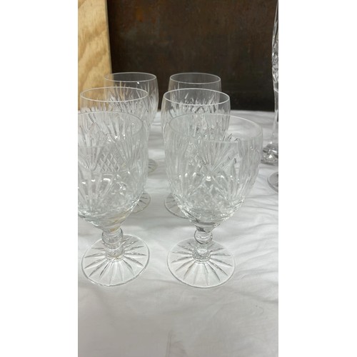 846 - SELECTION OF CRYSTAL GLASSES