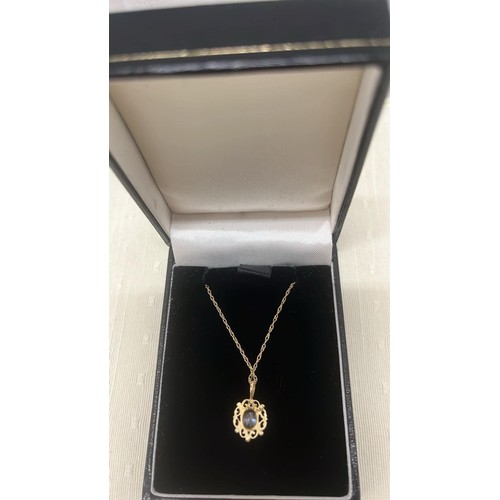 952 - 9ct GOLD NECKLACE