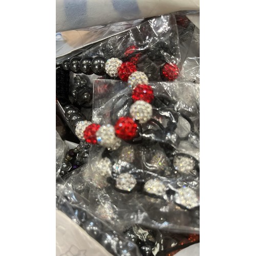 944 - 2.632 KG OF PACKAGED COSTUME JEWELLERY