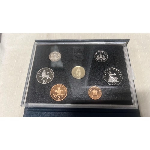 44 - UK COIN PROOF SET