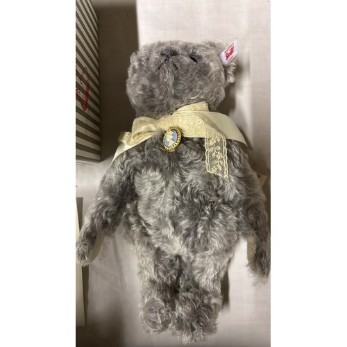 884 - BOXED STEIFF BEAR