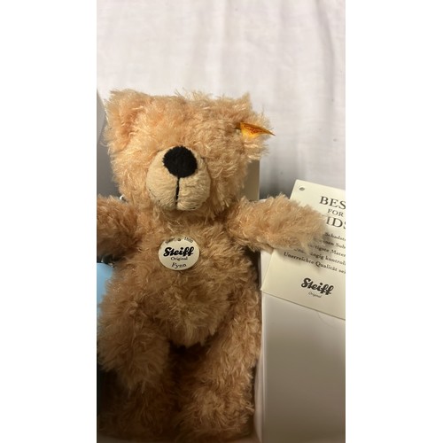 880 - BOXED STEIFF BEAR AND OTHER