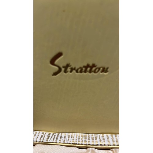 64 - STRATTON GIFT SET