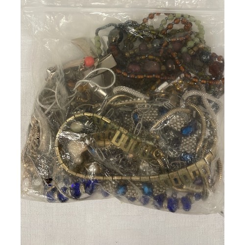 208 - 0.480 KG OF MIXED COSTUME JEWELLERY