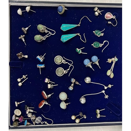 185 - SELECTION OF MIXED EARRINGS