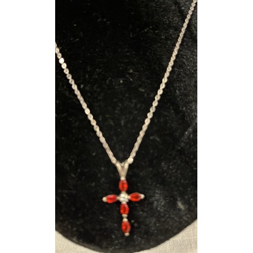 146 - SILVER NECKLACE AND CRUCIFIX