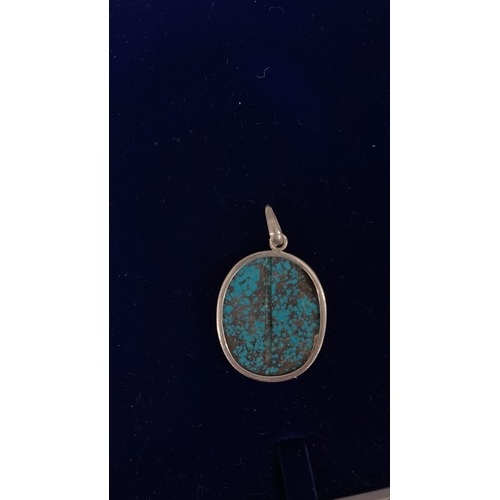 178 - SILVER PENDENT WITH BLUE DETAIL