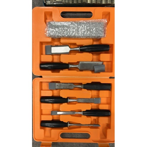 117 - CHISEL AND SOCKET SET