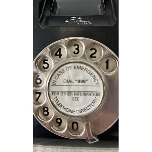 77 - BLACK VINTAGE TELEPHONE