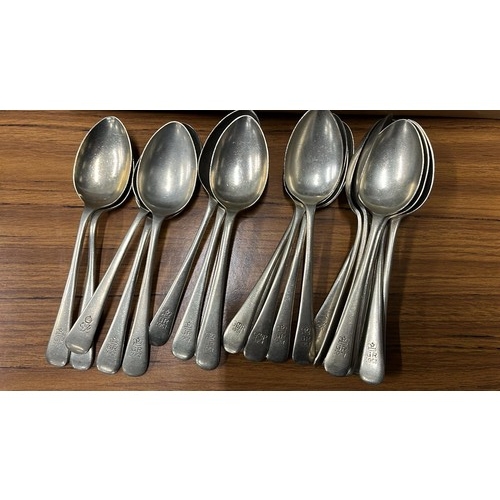 129 - QTY OF VINTAGE CUTLERY GR 1951