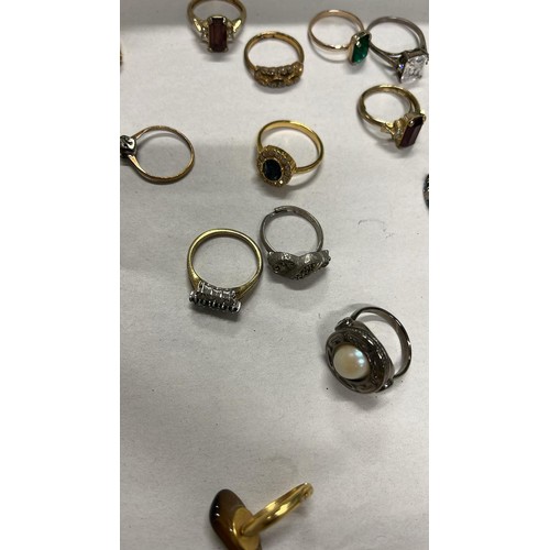 49 - SELECTION OF DRESS RINGS