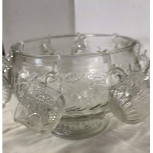 36 - GLASS PUNCH BOWL SET