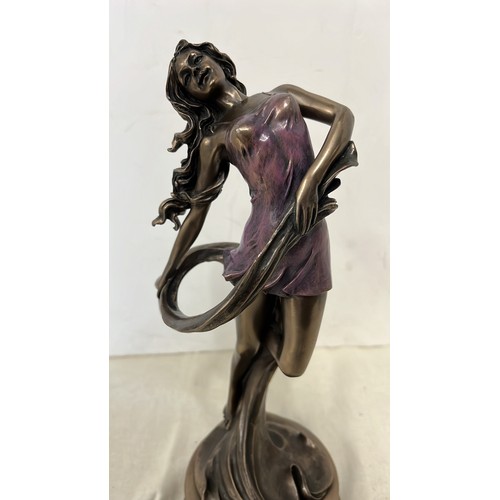 30 - FEMALE SCULPTURE