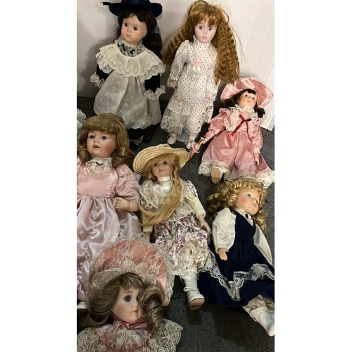 20 - COLLECTION OF PORCELAIN DOLLS