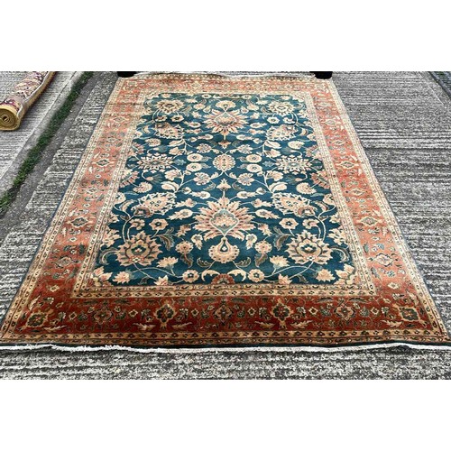 368 - LARGE FLOOR OVER RUG 5 X 7 FT