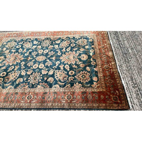 368 - LARGE FLOOR OVER RUG 5 X 7 FT