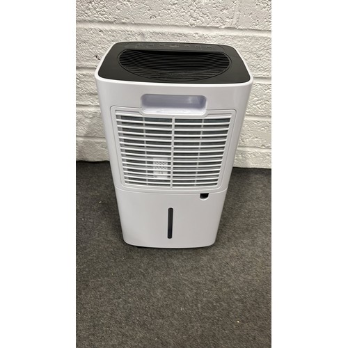 632 - WHITE DEHUMIDIFIER