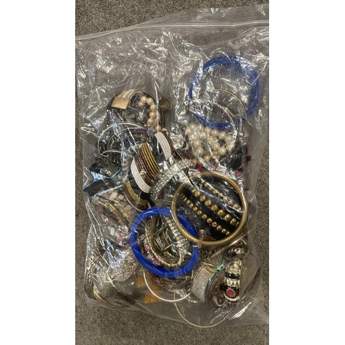 212 - MIXED COSTUME JEWELLERY 1.388 KG