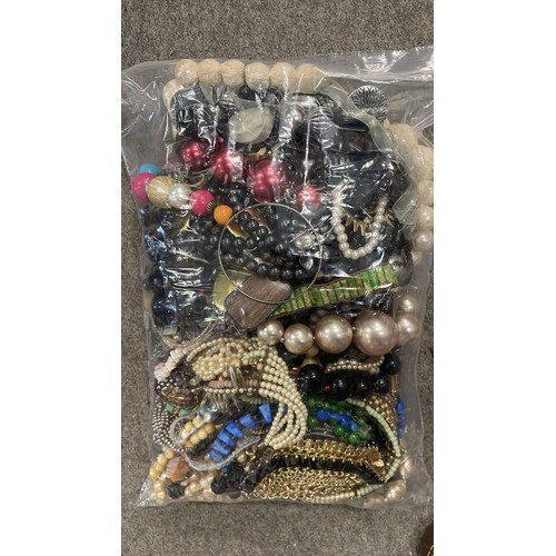 211 - MIXED COSTUME JEWELLERY 2.866 KG