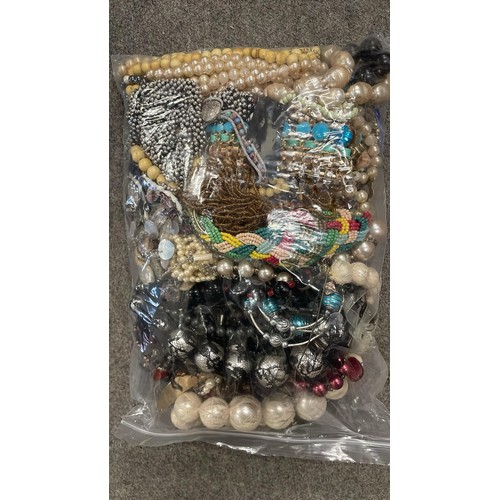 211 - MIXED COSTUME JEWELLERY 2.866 KG