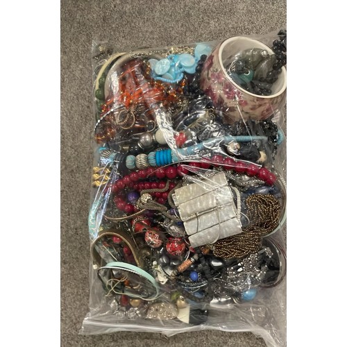 204 - MIXED COSTUME JEWELLERY 2.482 KG