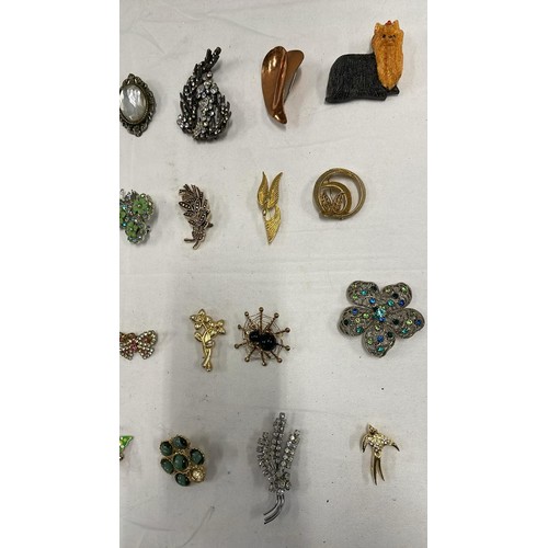 200 - 20 X ASSORTED BROOCHES