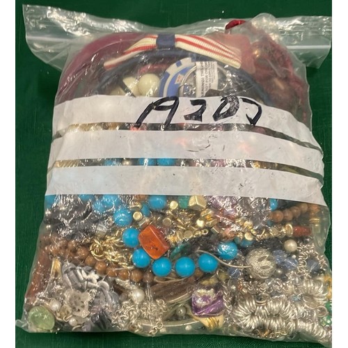 187 - MIXED COSTUME JEWELLERY 0.964 KG