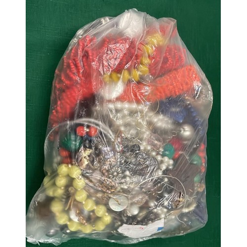 185 - MIXED COSTUME JEWELLERY 1.916 KG