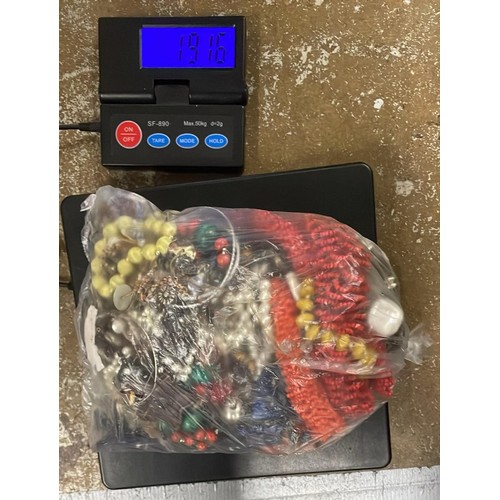 185 - MIXED COSTUME JEWELLERY 1.916 KG