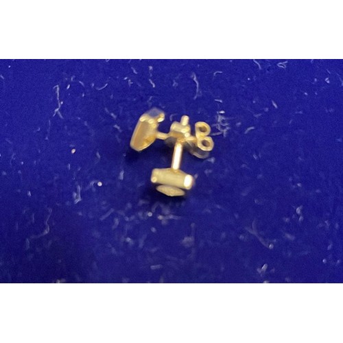 270B - 9CT YELLOW GOLD EARRINGS - weight 0.60g