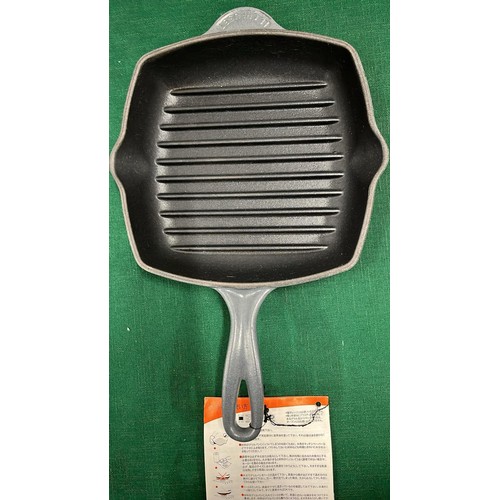 124 - NEW LE CREUSET no 20 GRILL PAN