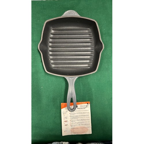 124 - NEW LE CREUSET no 20 GRILL PAN