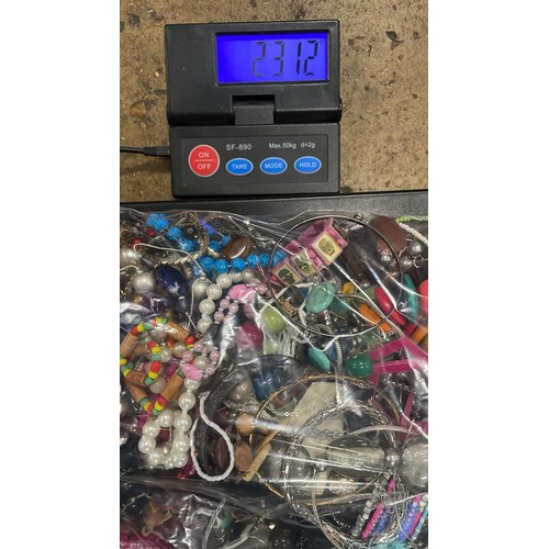 157 - QTY OF COSTUME JEWELLERY 2.312 KG