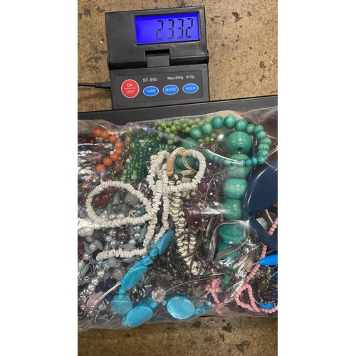 154 - QTY OF COSTUME JEWELLERY 2.332 KG