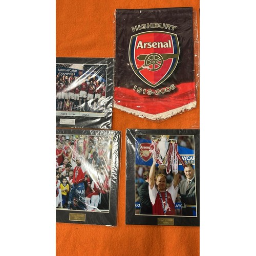 67 - ARSENAL FOOTBALL TEAM ITEMS