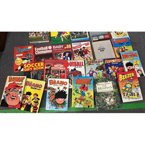 680 - MIXED COMIC AND FOOTBALL ANNUALS