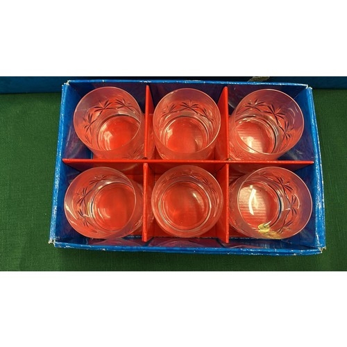 69 - BOXED DRINK GLASSES