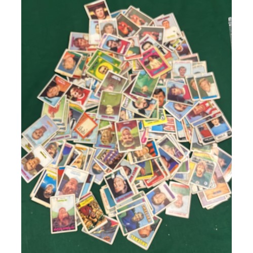 40 - COLLECTION OF 1960/70s A&BC BUBBLEGUM CARDS - FOOTBALLERS