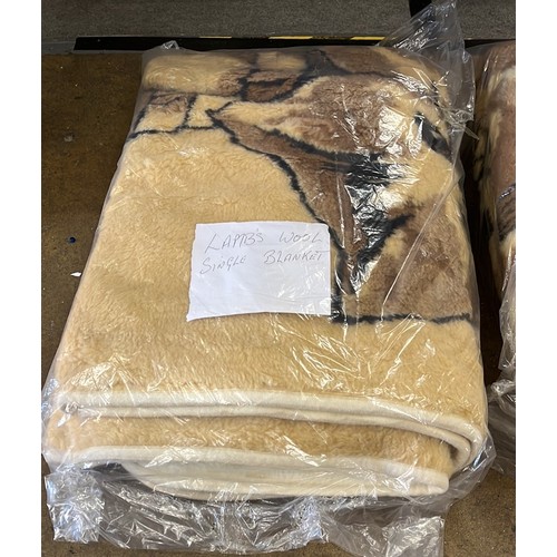 300D - TWO SINGLE BED LAMBS WOOL FLEECES