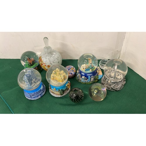 873 - SNOW GLOBES AND PAPER WEIGHTS