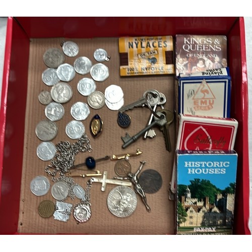 878 - MIXED COLLECTABLES AND COINS