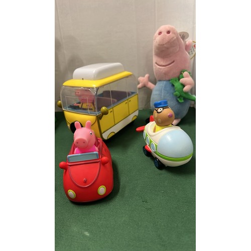 22 - PEPPA PIG ITEMS